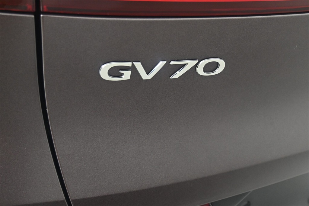 2022 Genesis GV70 3.5T Sport 8