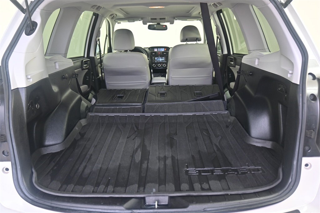 2015 Subaru Forester 2.5i Touring 25