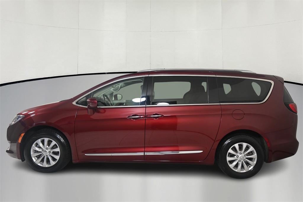 2019 Chrysler Pacifica Touring L 4