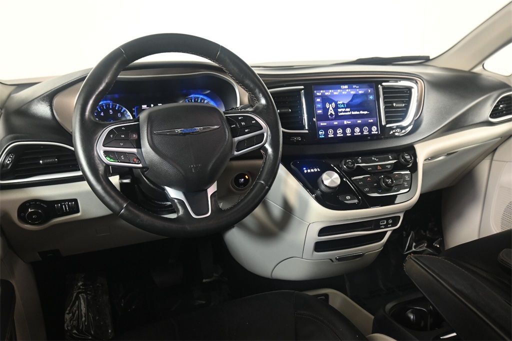 2019 Chrysler Pacifica Touring L 11