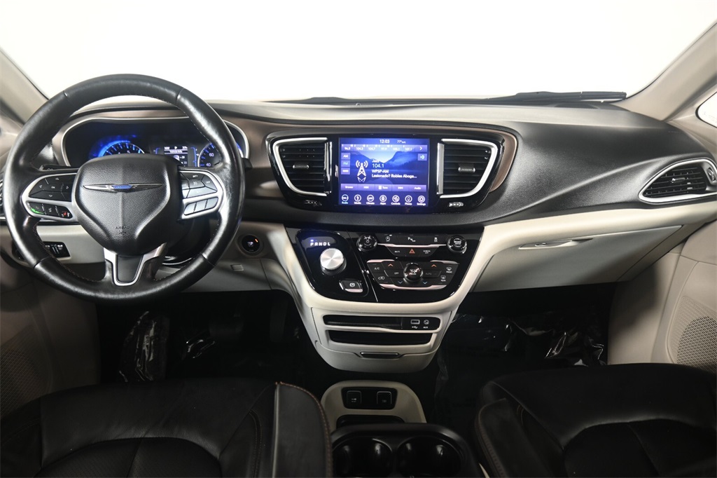 2019 Chrysler Pacifica Touring L 14