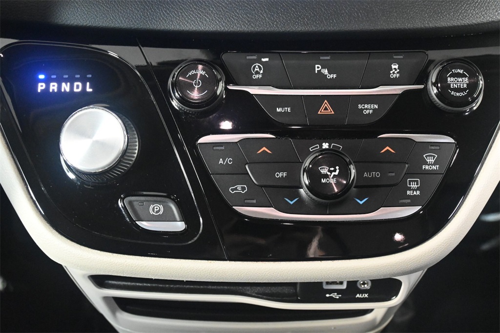 2019 Chrysler Pacifica Touring L 20