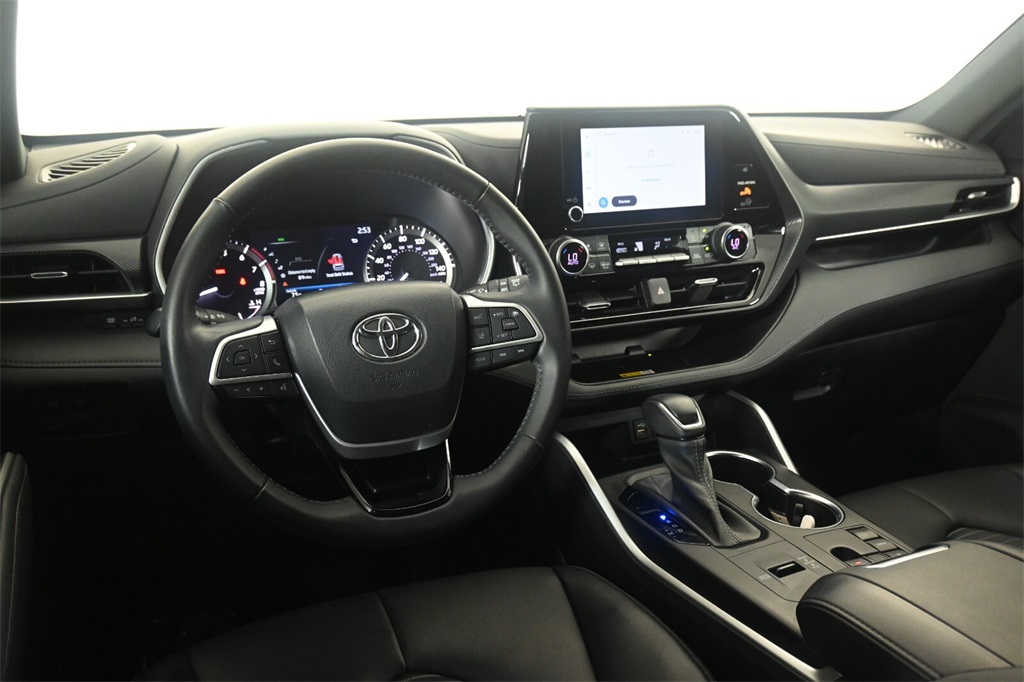 2023 Toyota Highlander L 11