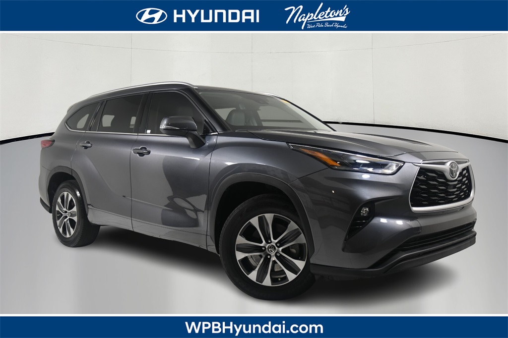 2021 Toyota Highlander XLE 1