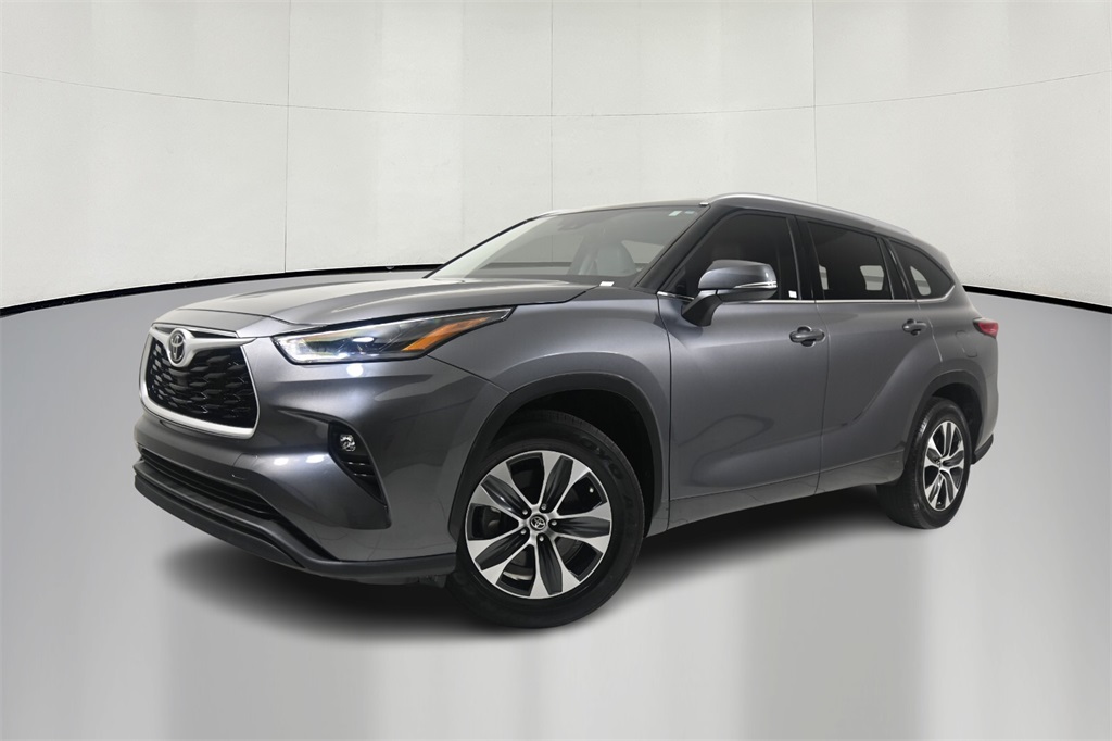 2021 Toyota Highlander XLE 3