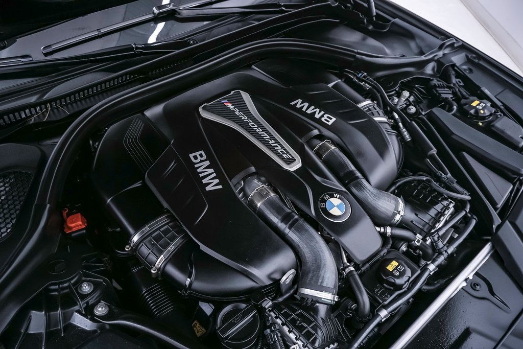 2019 BMW 5 Series M550i xDrive 32