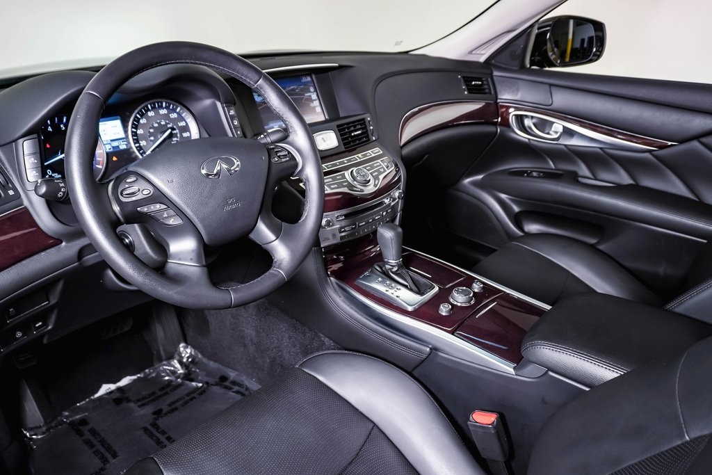 2015 INFINITI Q70L 3.7X 19