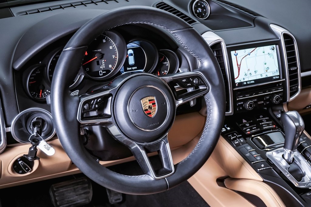 2016 Porsche Cayenne  20
