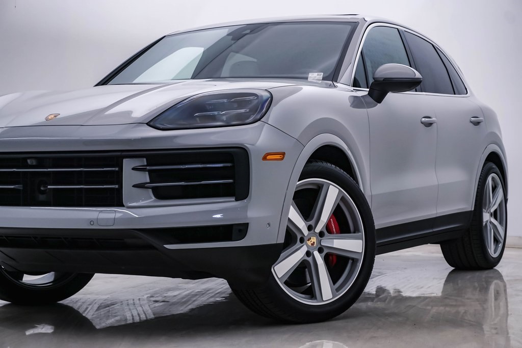 2024 Porsche Cayenne S 2