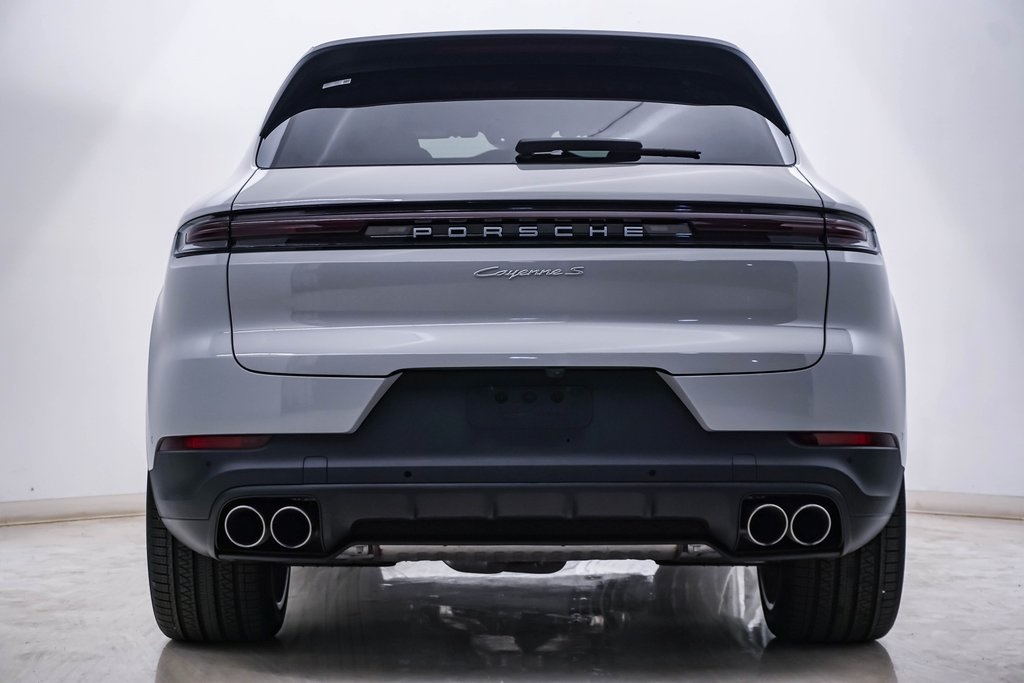 2024 Porsche Cayenne S 8