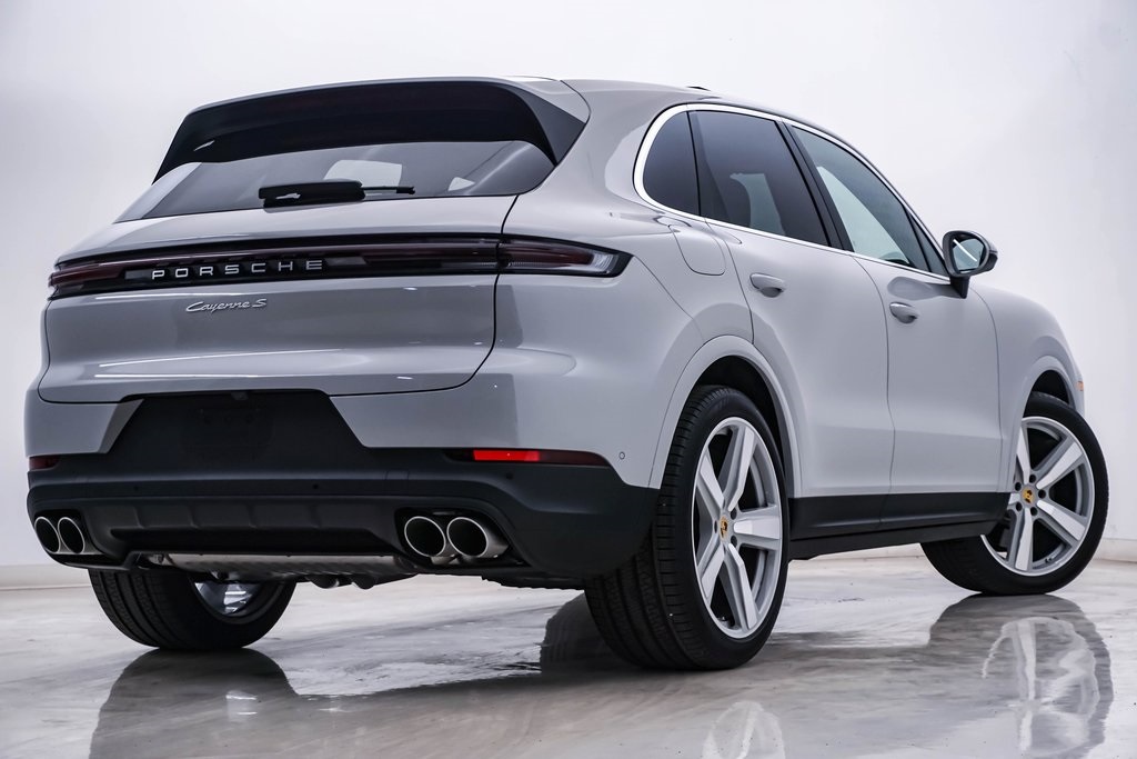 2024 Porsche Cayenne S 9