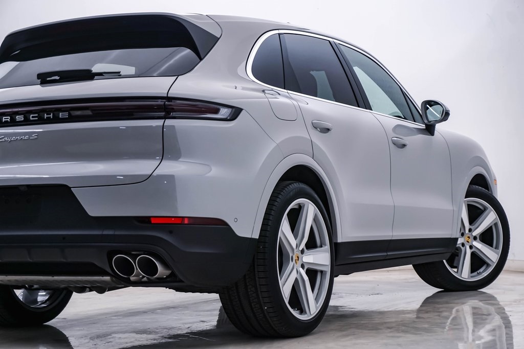 2024 Porsche Cayenne S 10