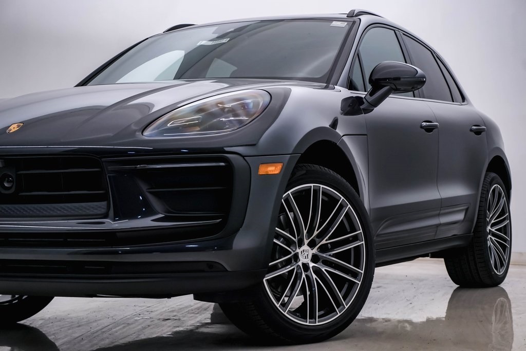 2024 Porsche Macan  2