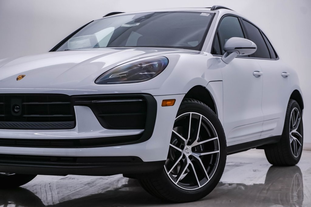 2024 Porsche Macan  2