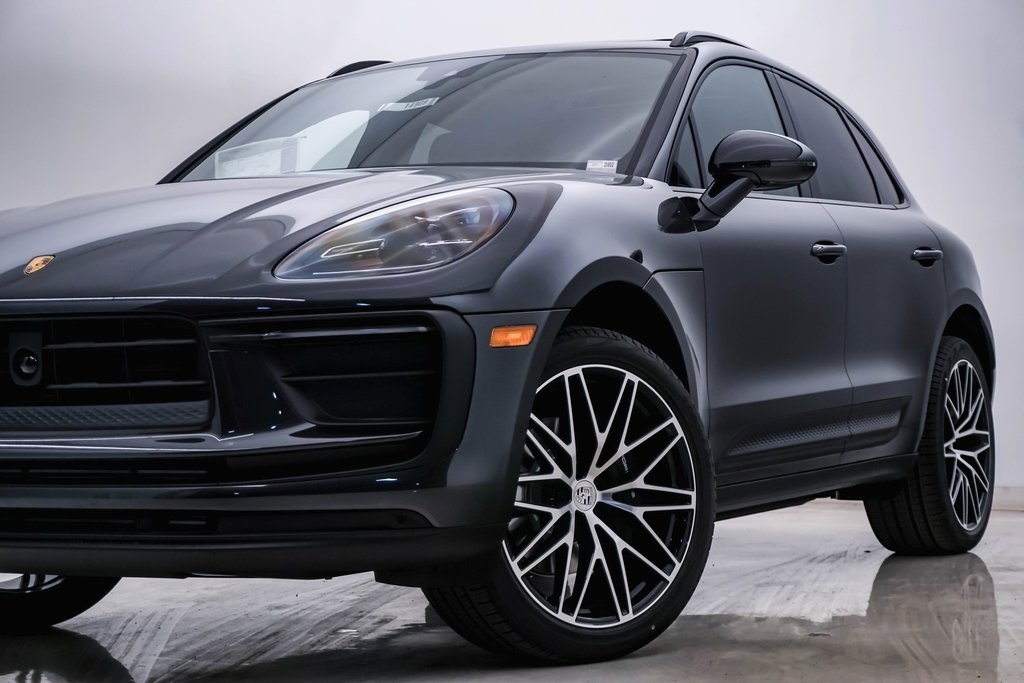 2024 Porsche Macan  2