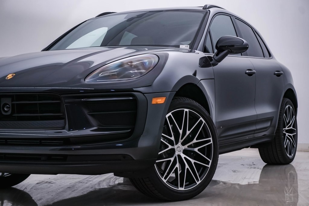 2024 Porsche Macan  2