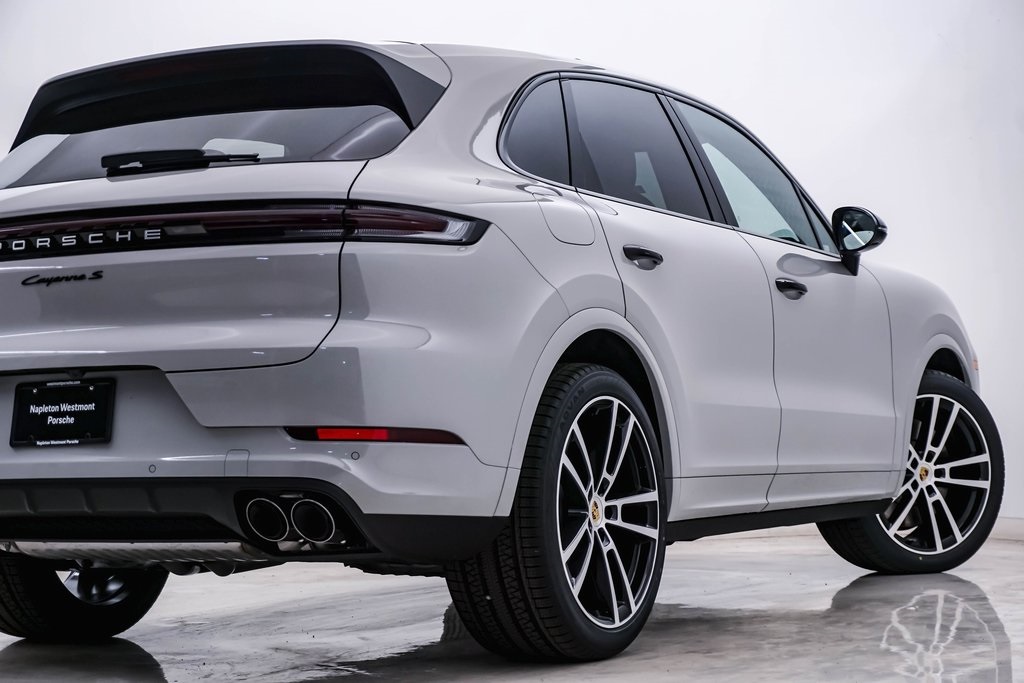 2024 Porsche Cayenne S 10