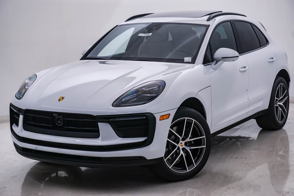 2024 Porsche Macan  3