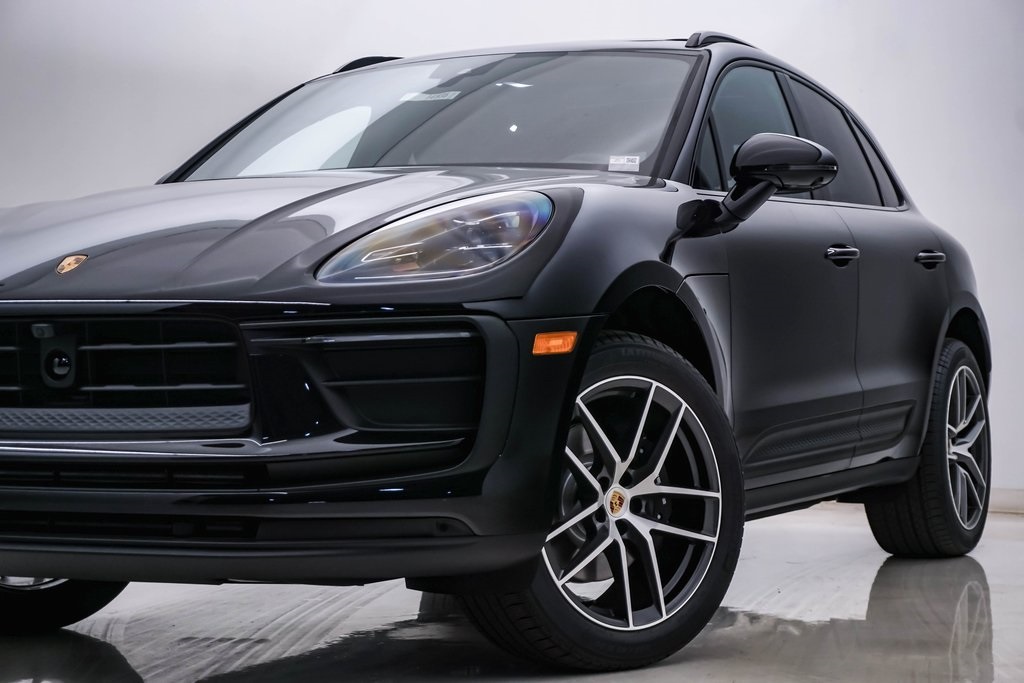 2024 Porsche Macan  2