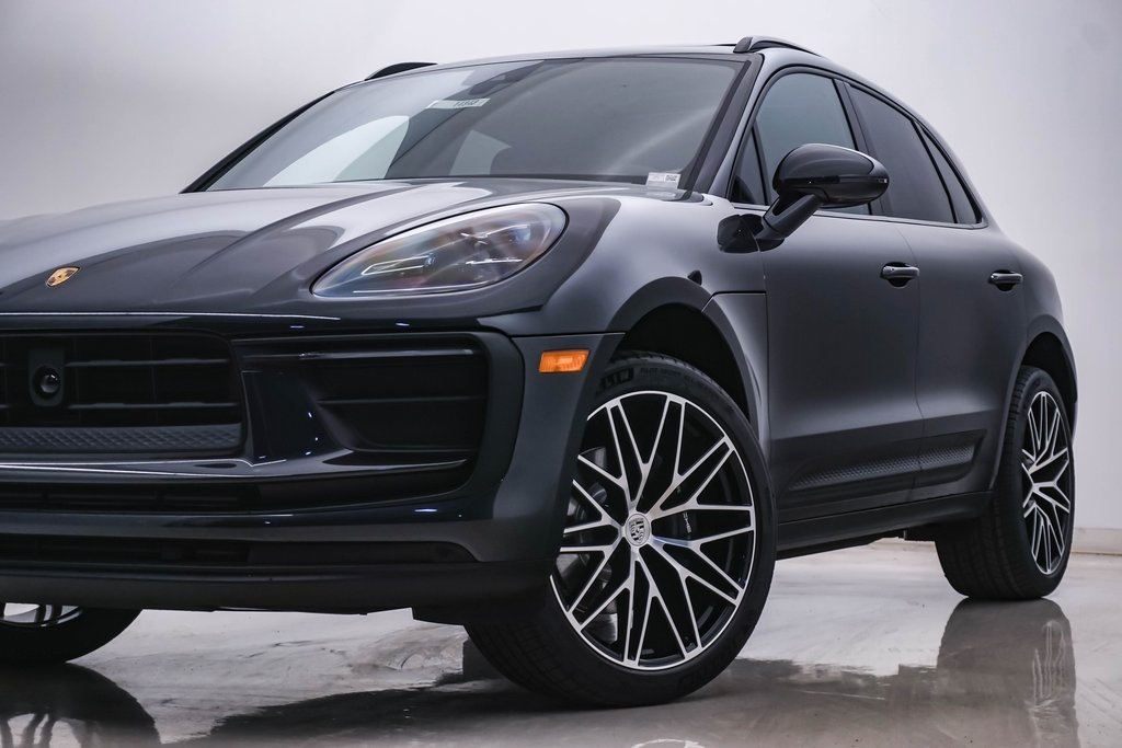 2024 Porsche Macan  2