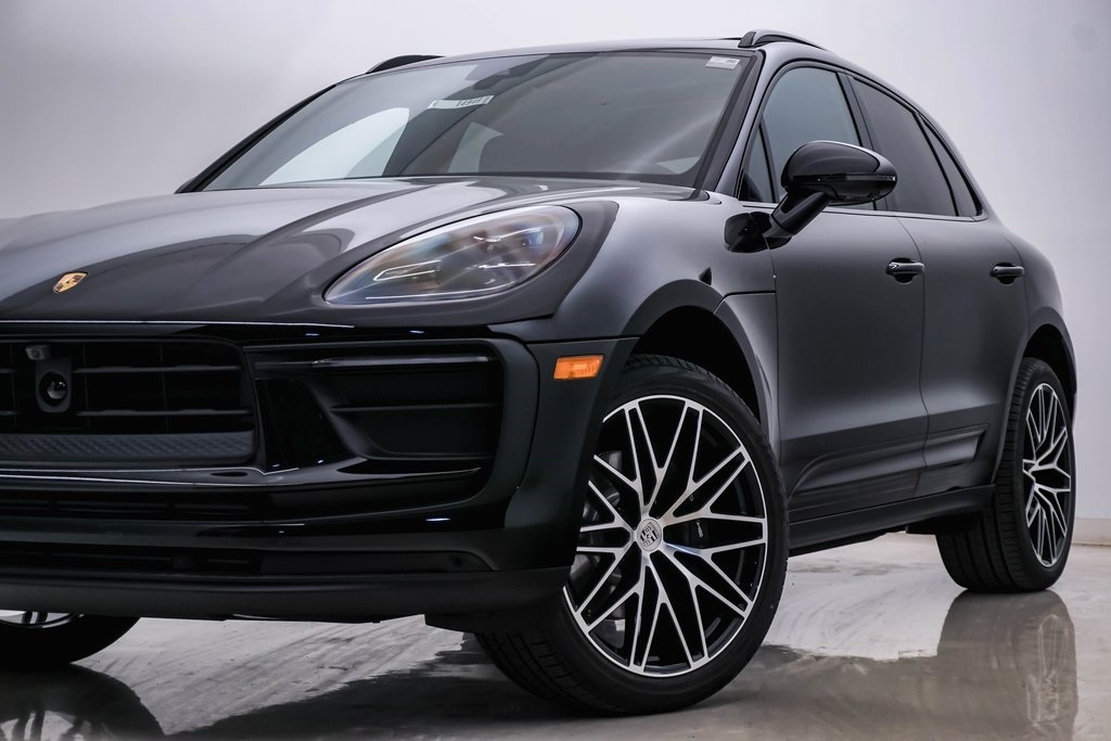 2024 Porsche Macan  2