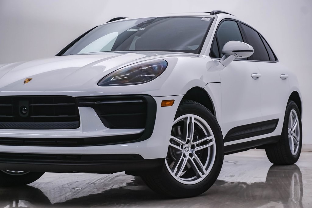 2024 Porsche Macan  2