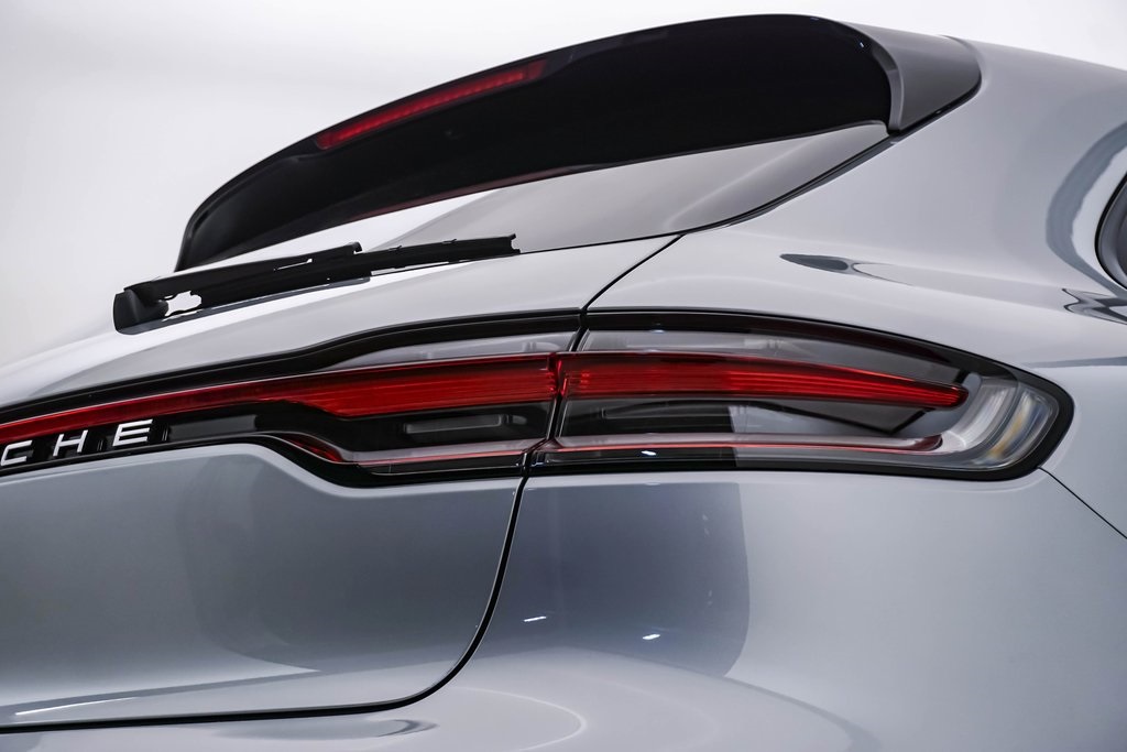 2024 Porsche Macan  13