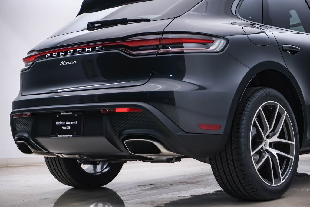 2025 Porsche Macan  12