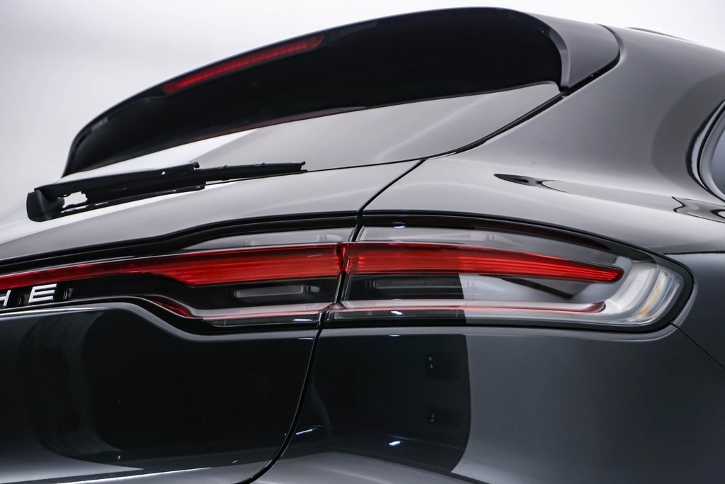 2025 Porsche Macan  13