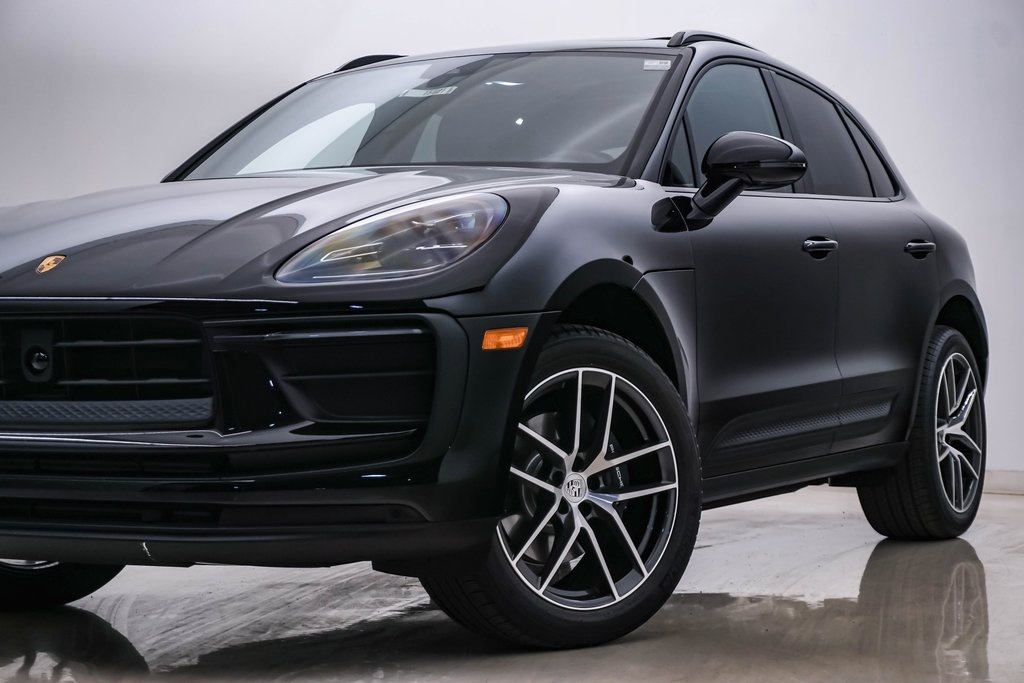 2025 Porsche Macan  2