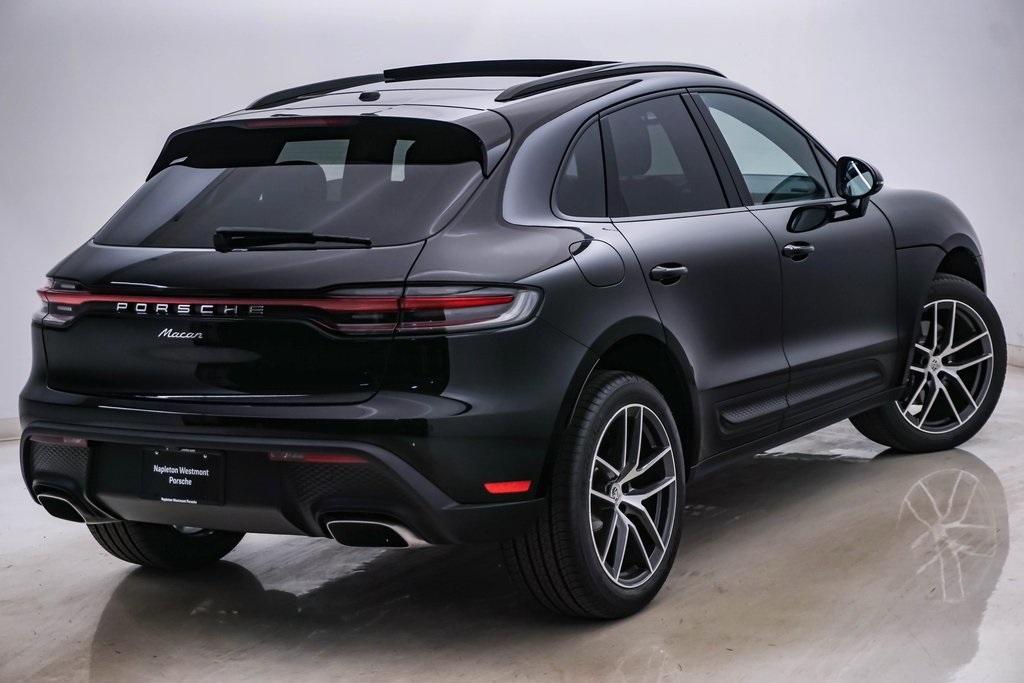 2025 Porsche Macan  11