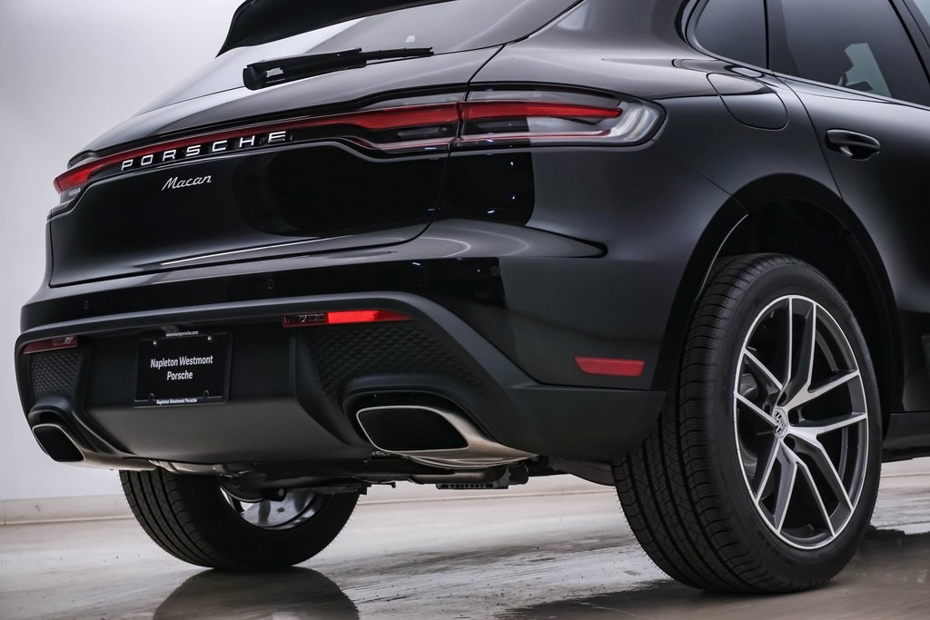 2025 Porsche Macan  12