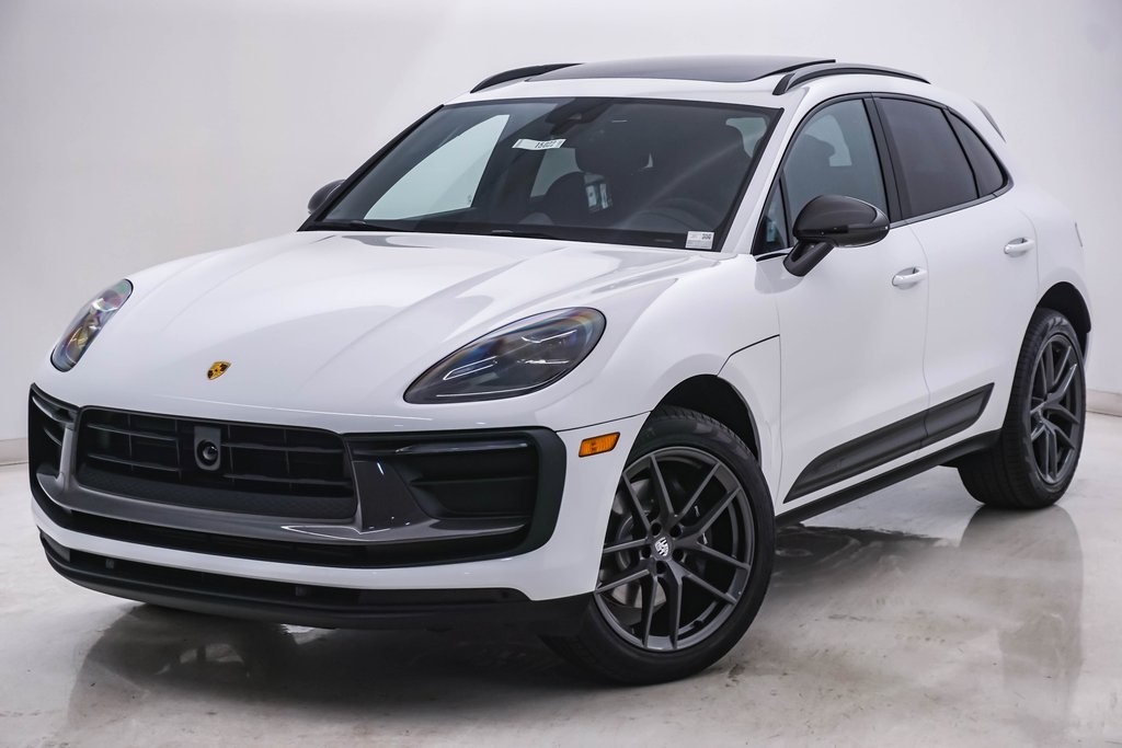 2025 Porsche Macan T 3