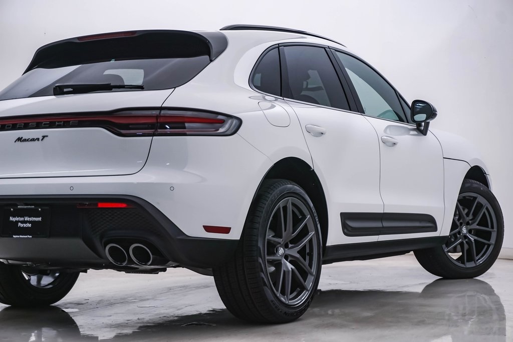 2025 Porsche Macan T 10