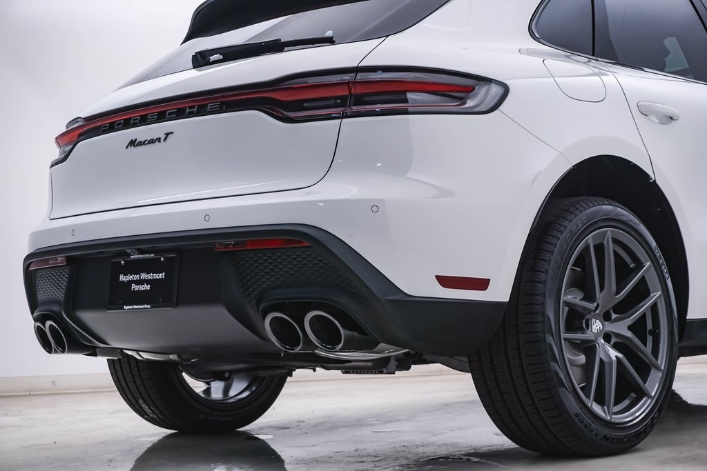 2025 Porsche Macan T 12