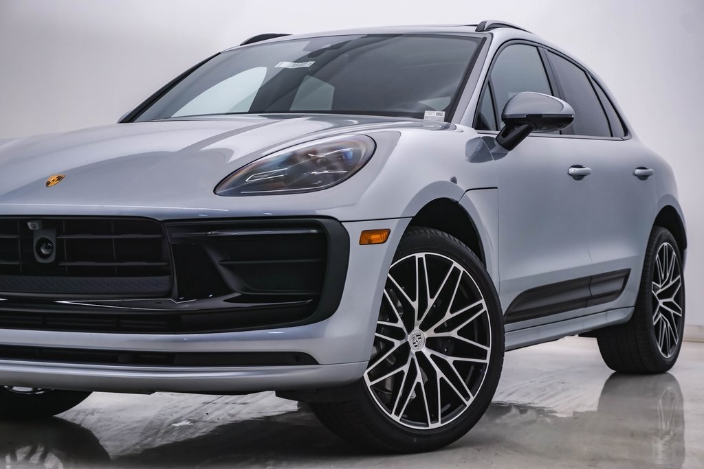 2025 Porsche Macan  2