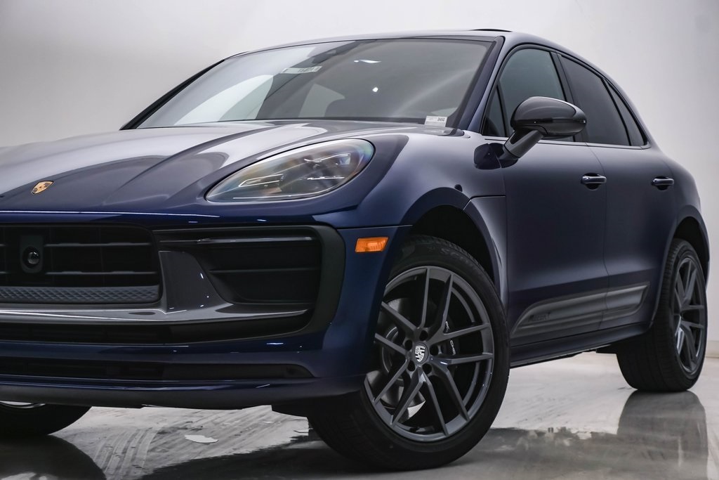 2025 Porsche Macan T 2