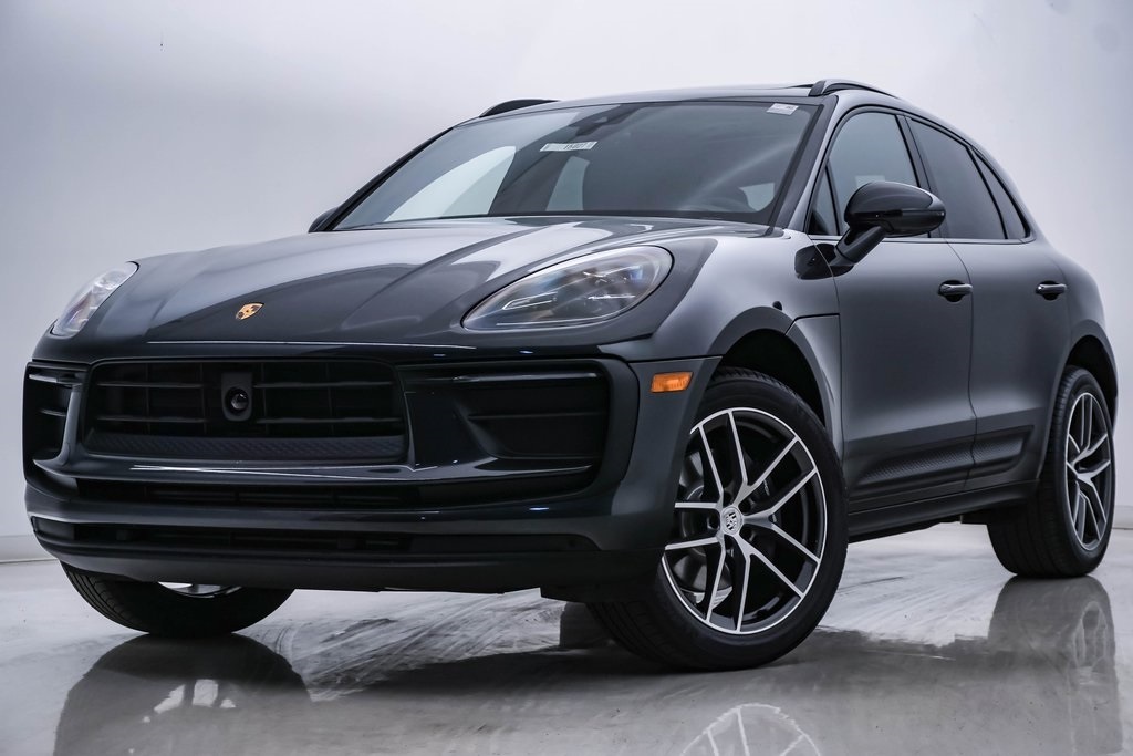 2025 Porsche Macan  1