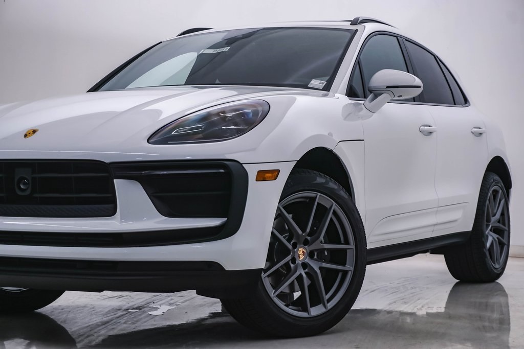 2025 Porsche Macan  2