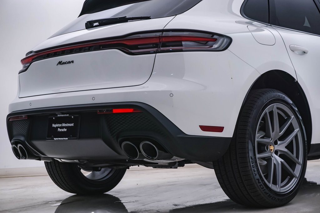 2025 Porsche Macan  12