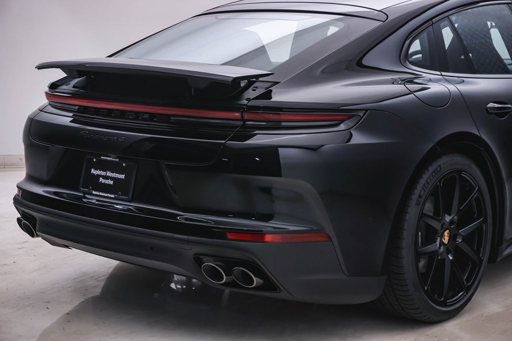 2025 Porsche Panamera 4 12