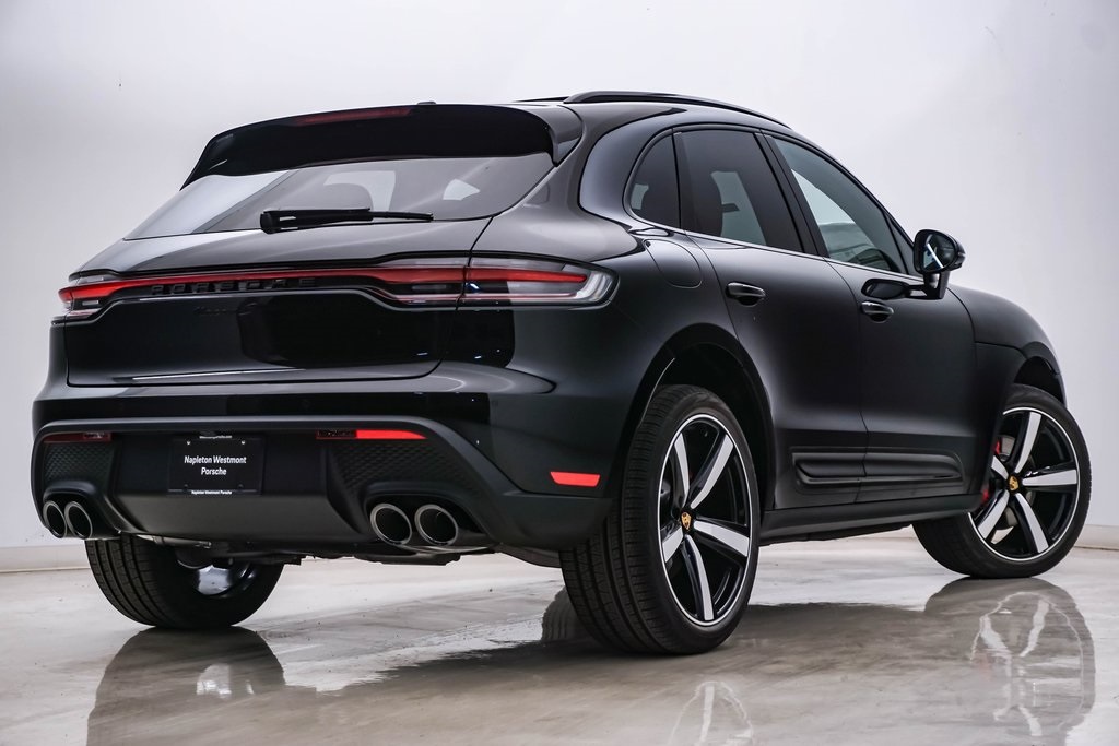 2025 Porsche Macan S 9