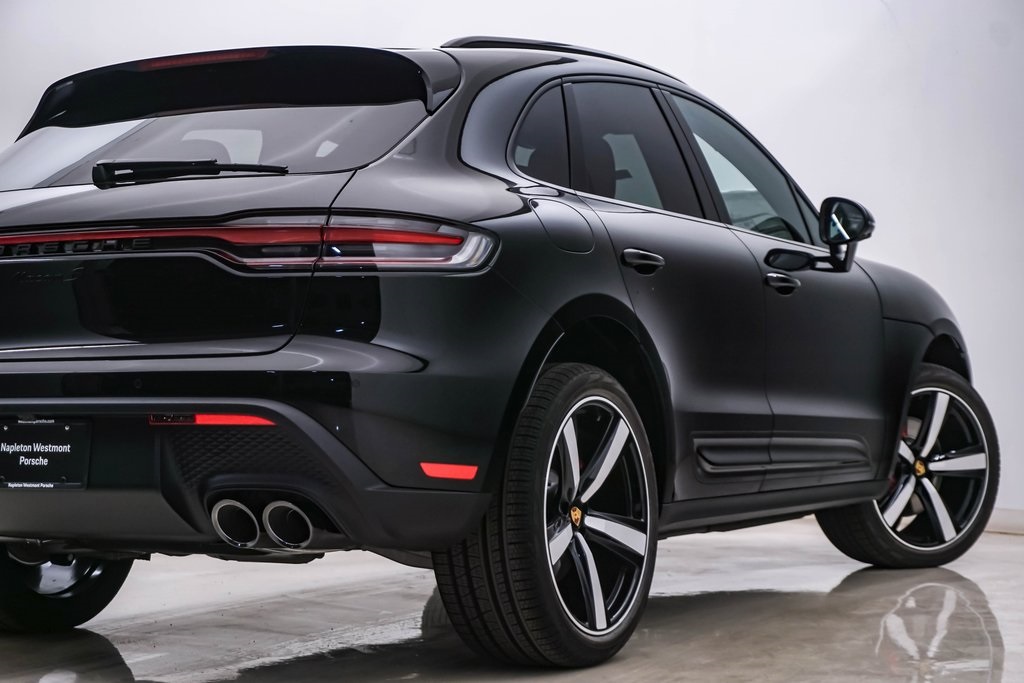 2025 Porsche Macan S 10