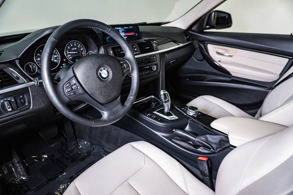 2015 BMW 3 Series 320i xDrive 18