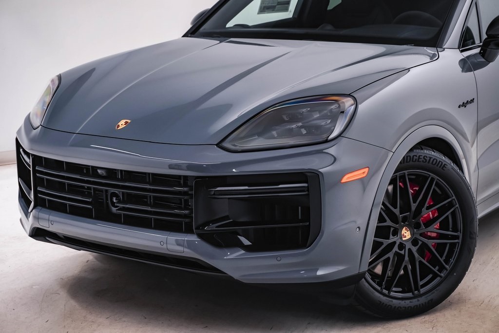 2024 Porsche Cayenne Turbo E-Hybrid Coupe  4