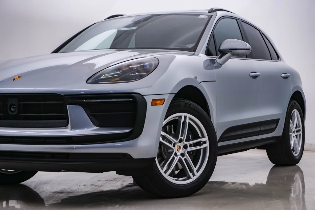 2025 Porsche Macan  2