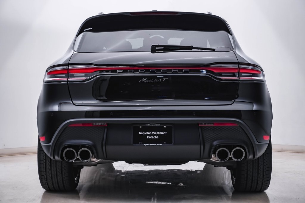 2025 Porsche Macan T 8