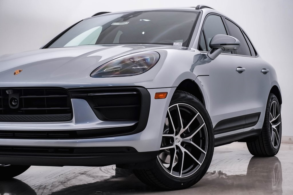 2025 Porsche Macan  2