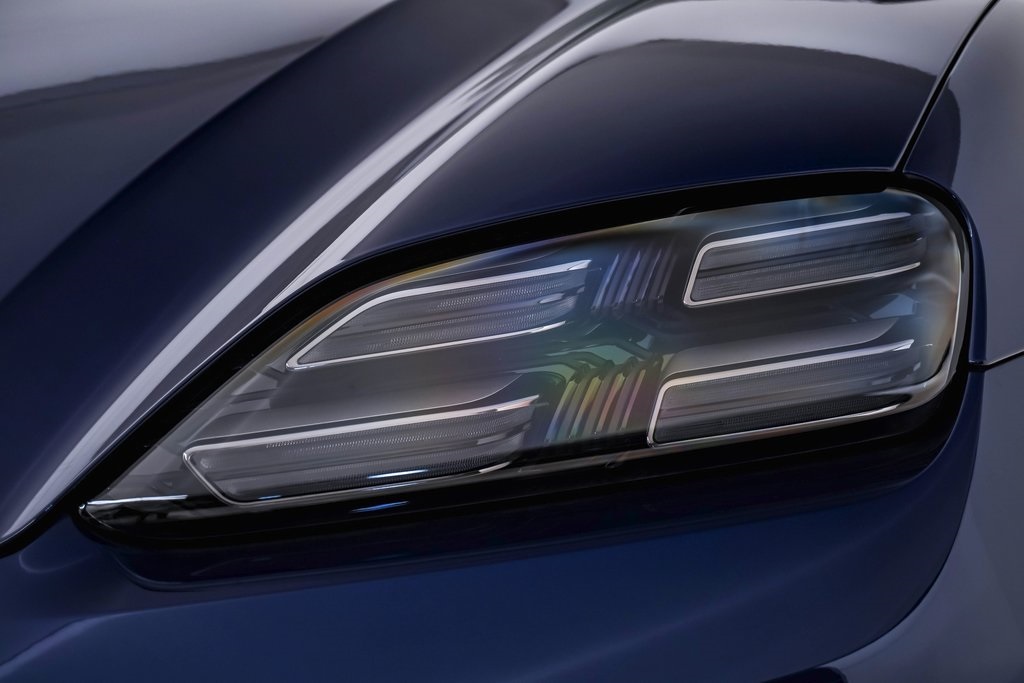 2024 Porsche Macan Electric 4 7