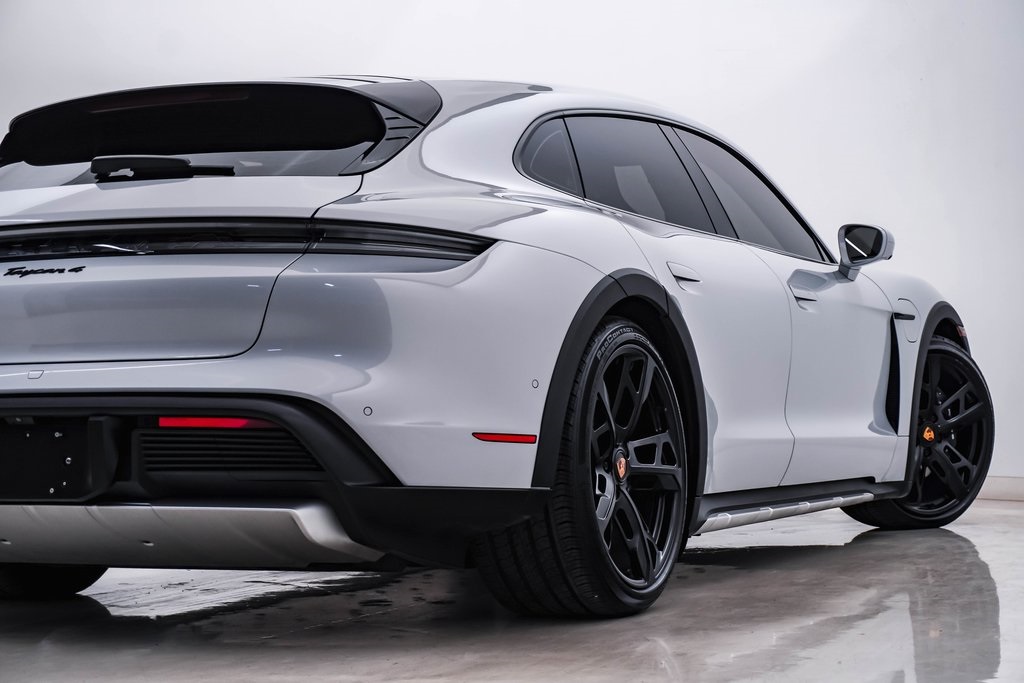 2023 Porsche Taycan Cross Turismo 4 10